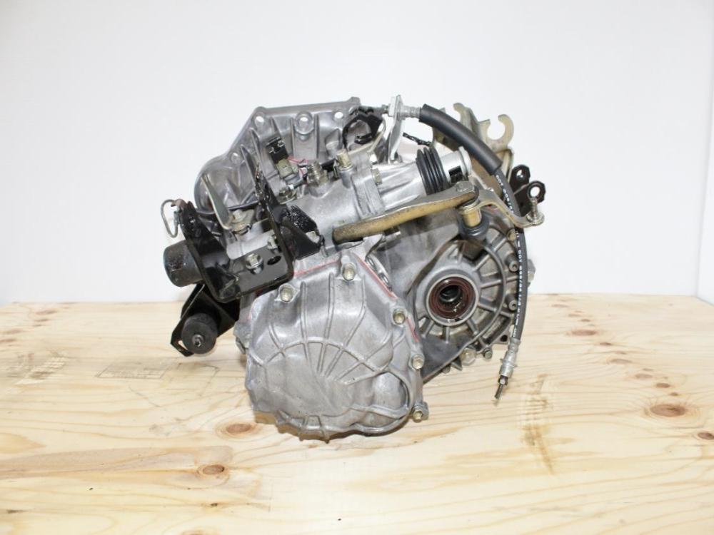2003-2008 Toyota Matrix 1.8L 5 Speed Manual Transmission JDM 1ZZ-FE: Image 1