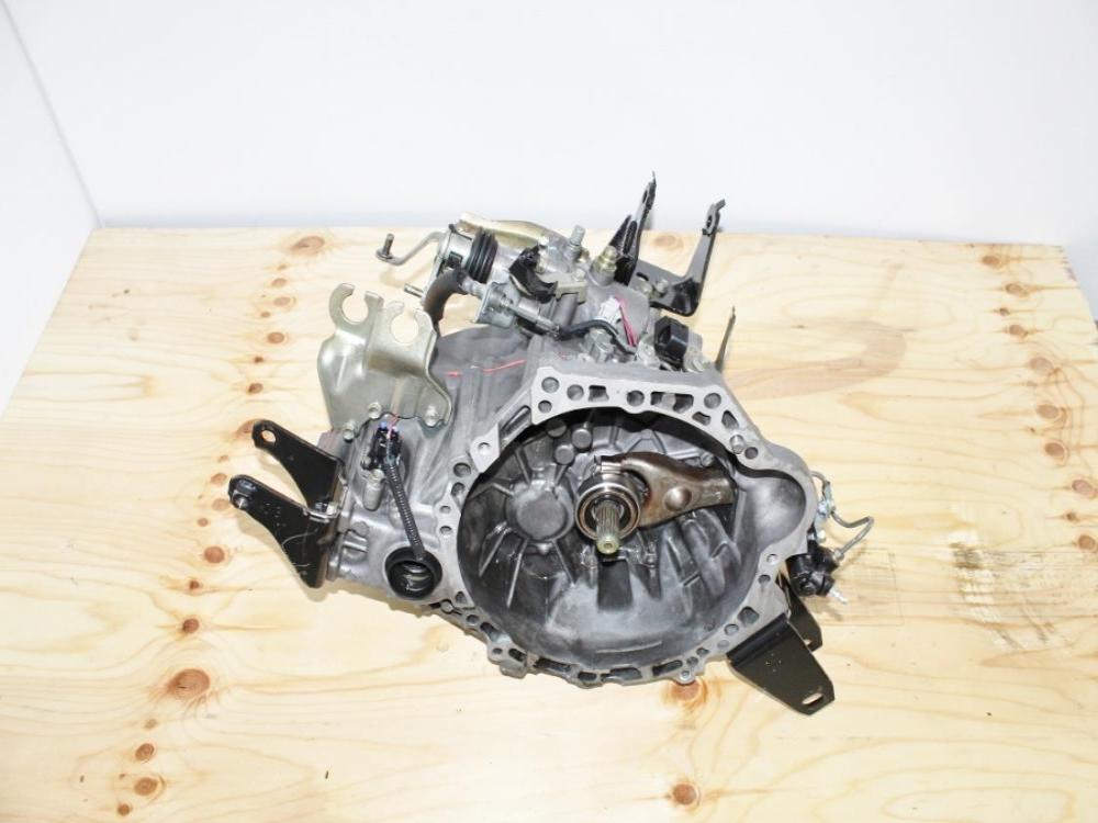2003 2004 2005 2006 2007 2008 Toyota Matrix 1.8L 5 Speed Manual Transmission JDM 1ZZ-FE: Image 3